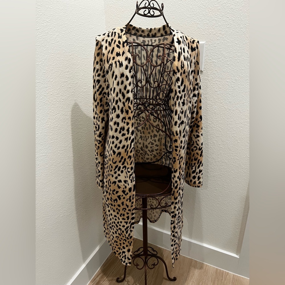 Leopard Lightweight Print Sweater- fits small